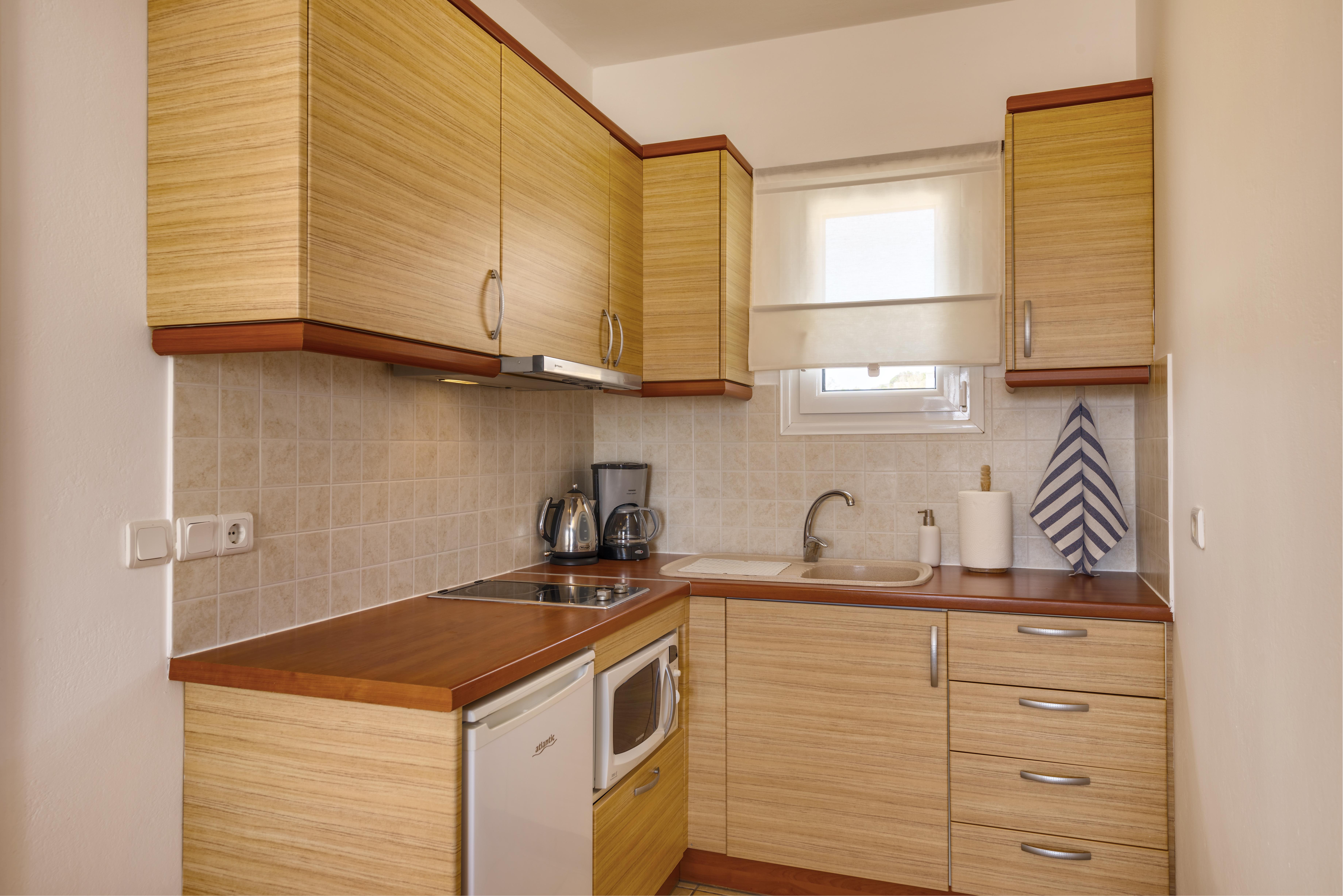 Sunrise Beach Suites Азолимнос Екстериор снимка