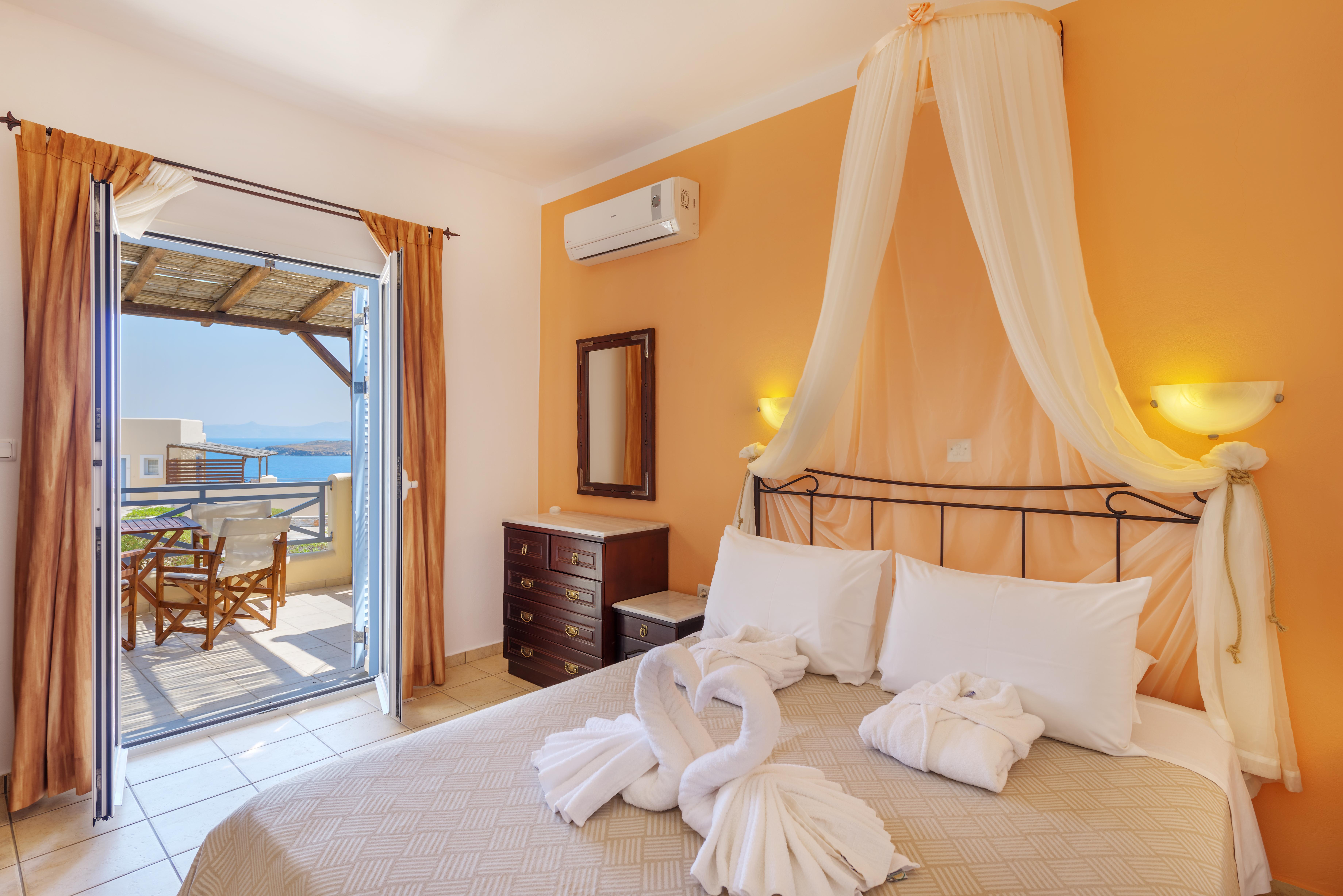 Sunrise Beach Suites Азолимнос Екстериор снимка