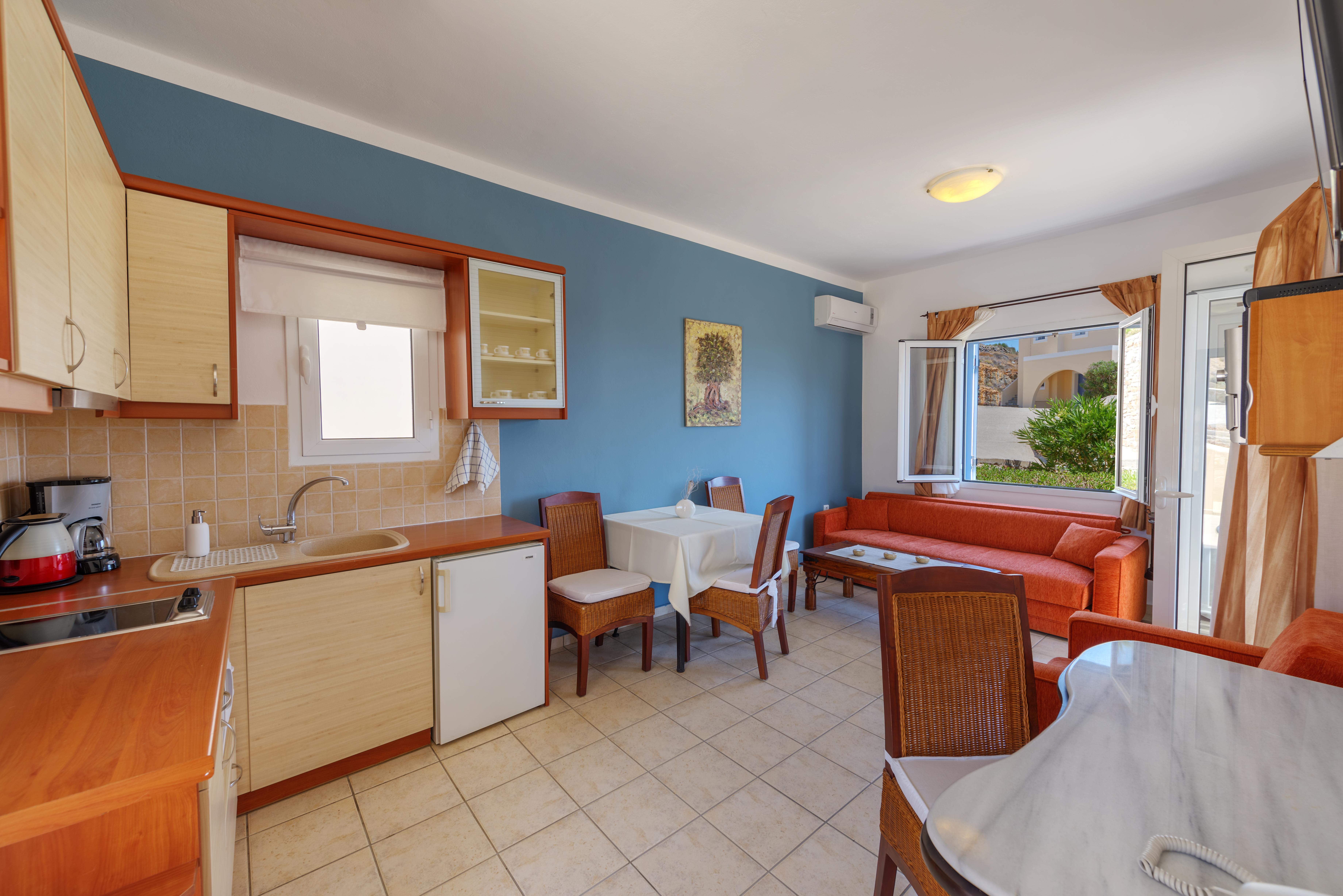 Sunrise Beach Suites Азолимнос Екстериор снимка