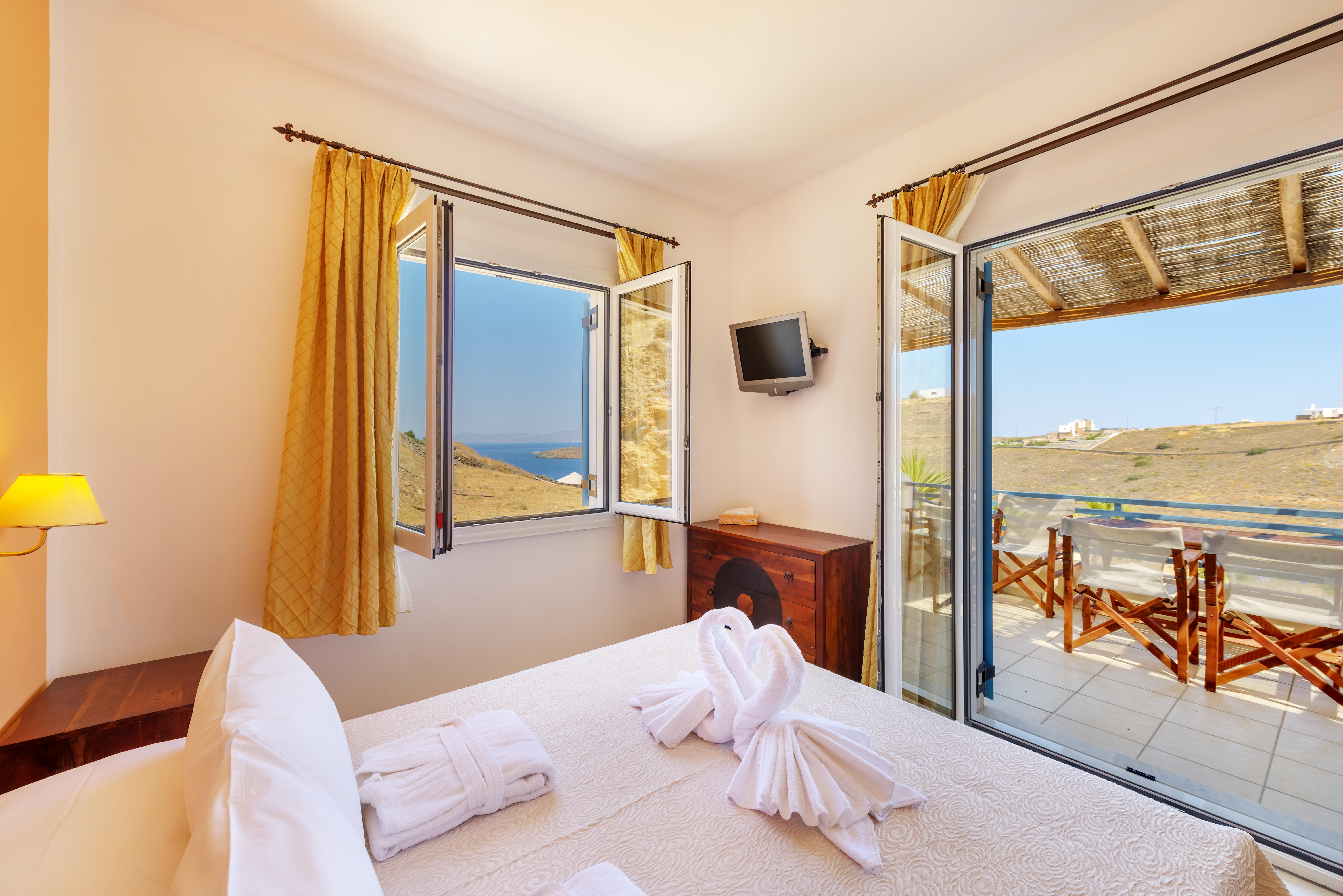 Sunrise Beach Suites Азолимнос Екстериор снимка