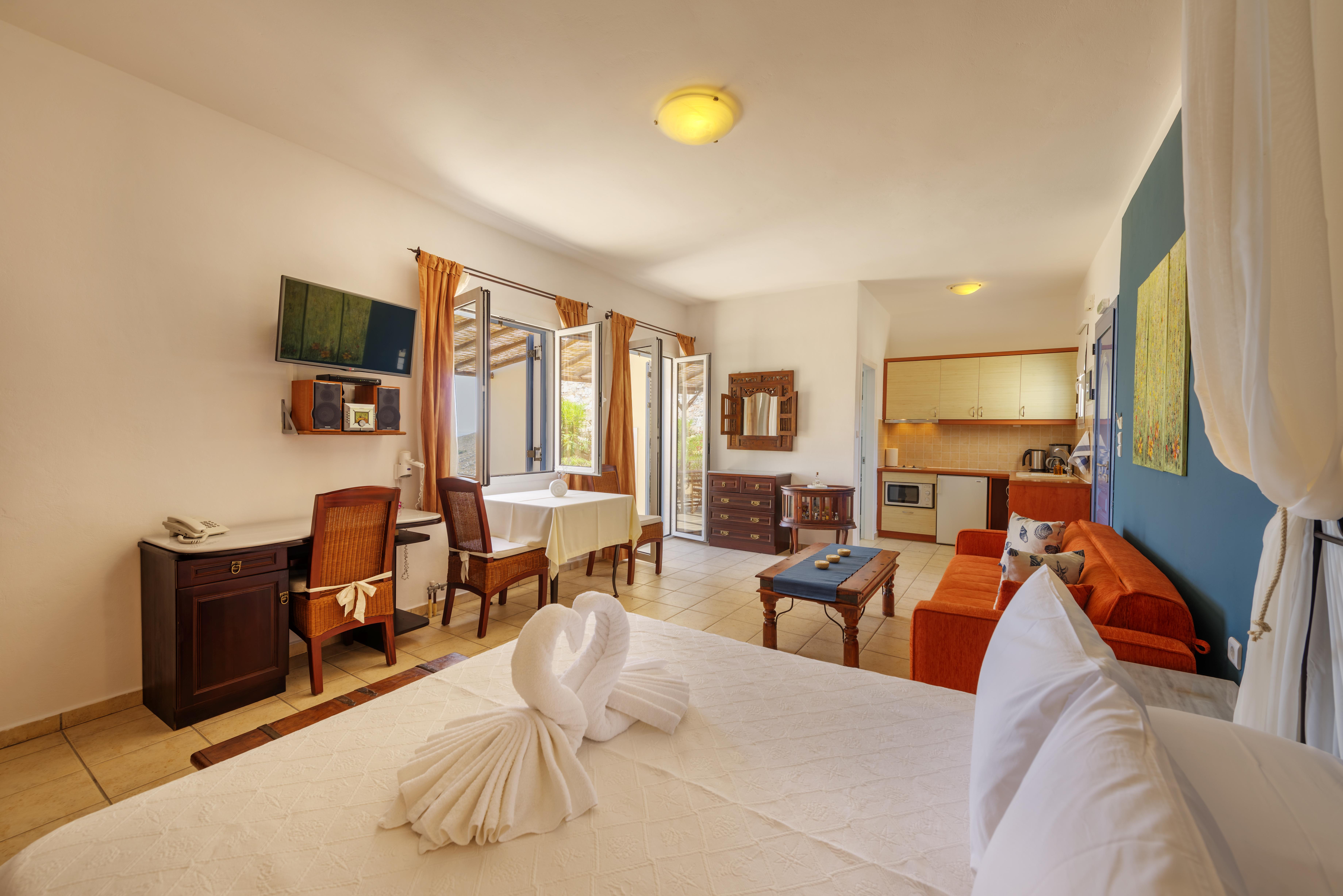 Sunrise Beach Suites Азолимнос Екстериор снимка