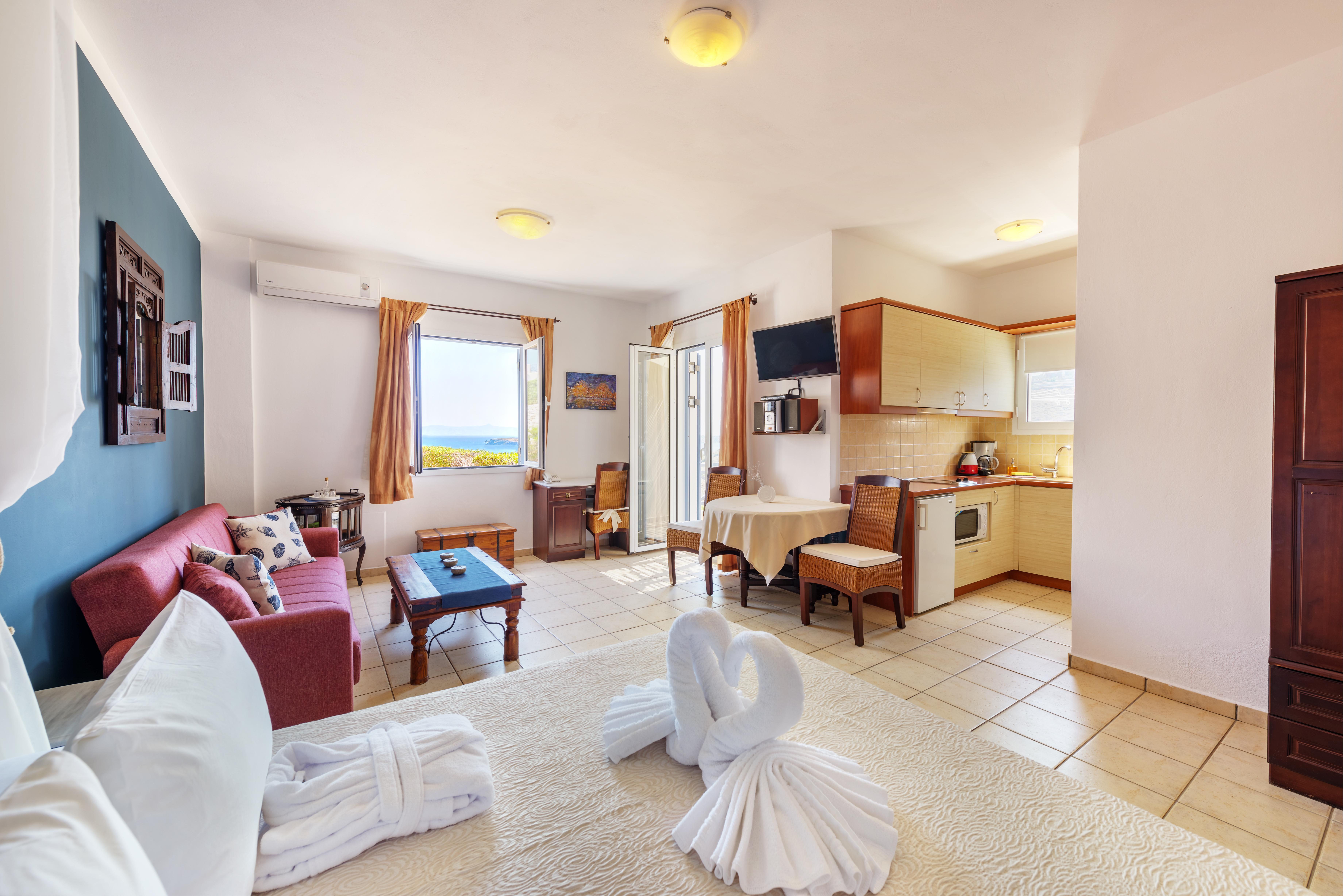Sunrise Beach Suites Азолимнос Екстериор снимка