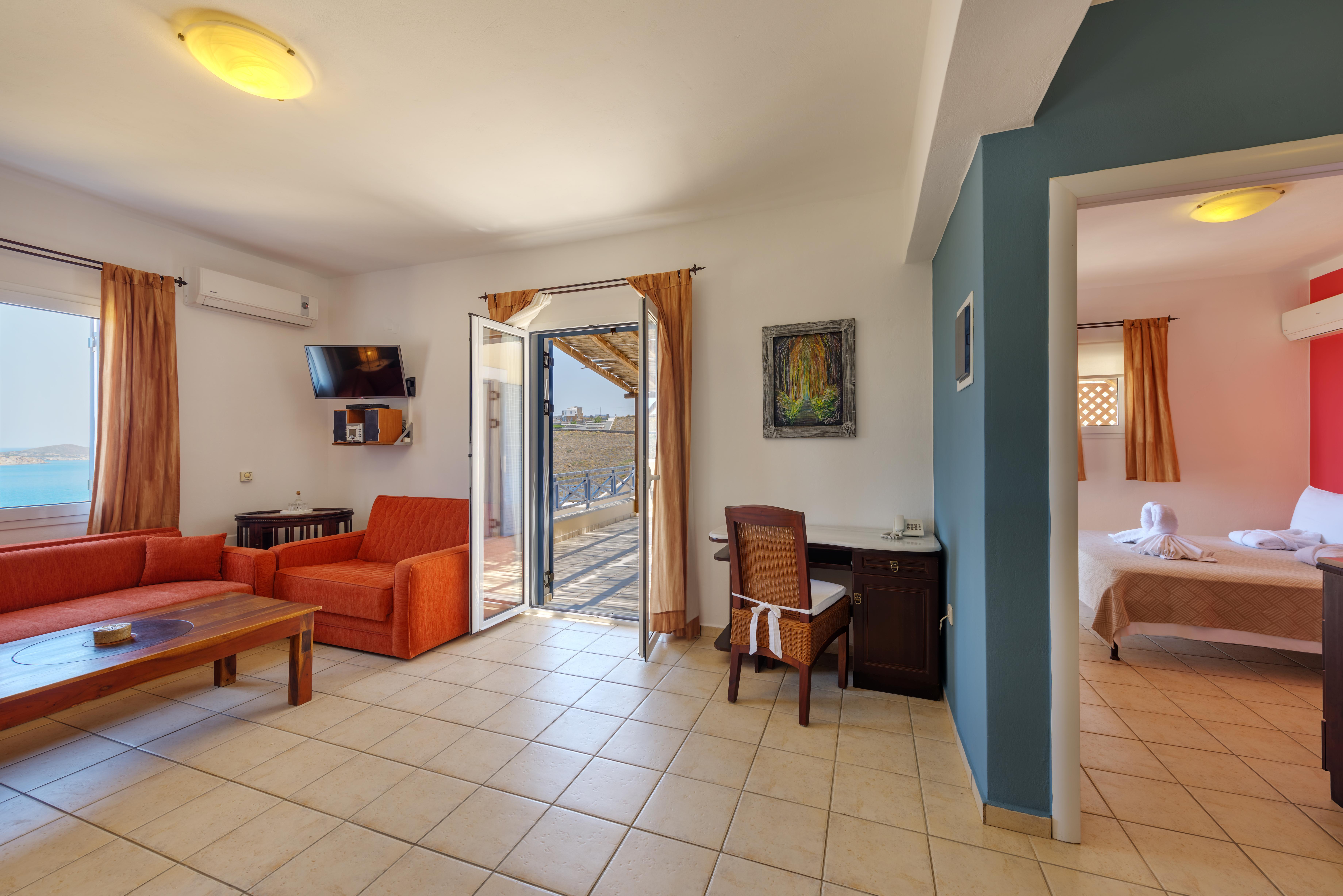 Sunrise Beach Suites Азолимнос Екстериор снимка