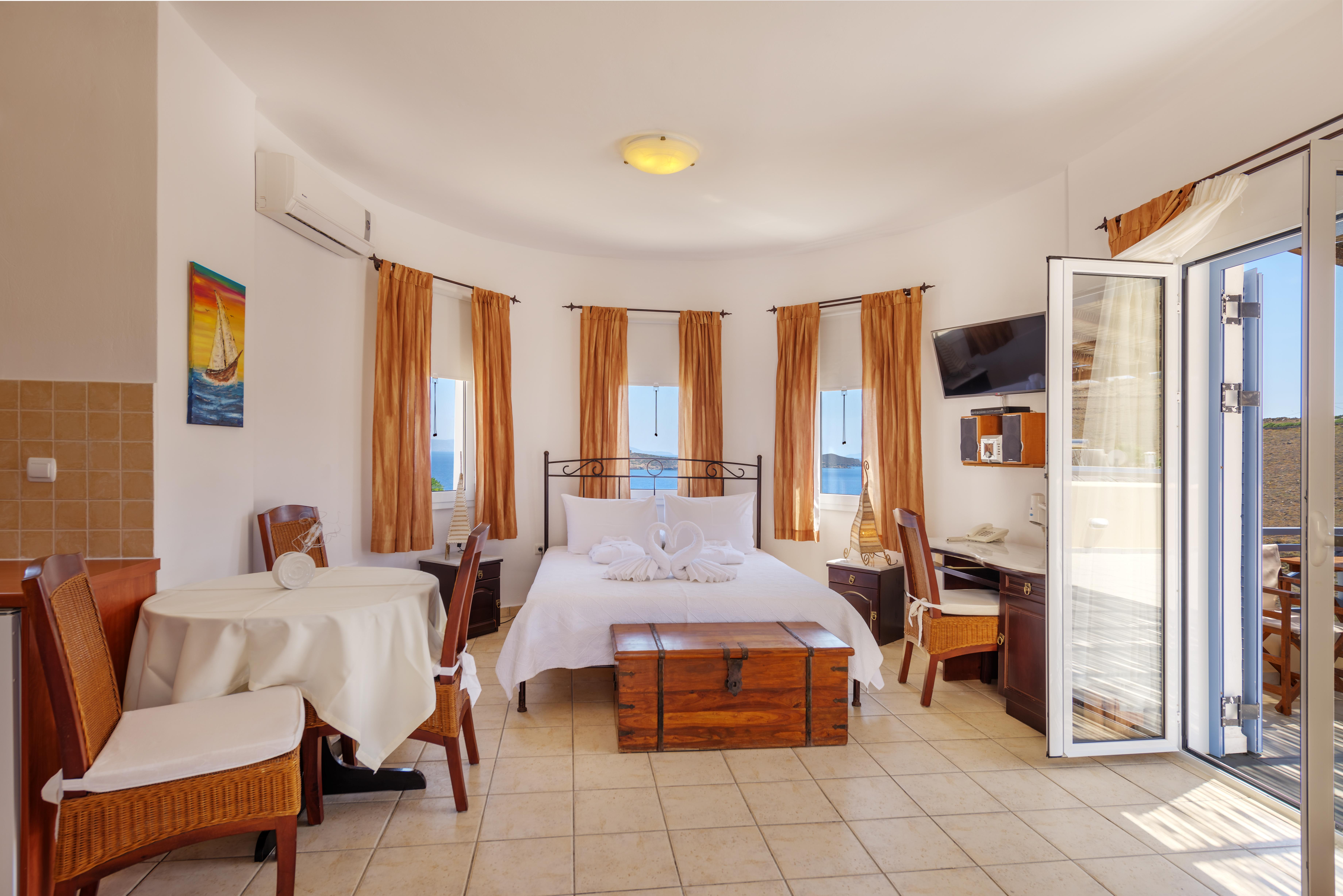Sunrise Beach Suites Азолимнос Екстериор снимка