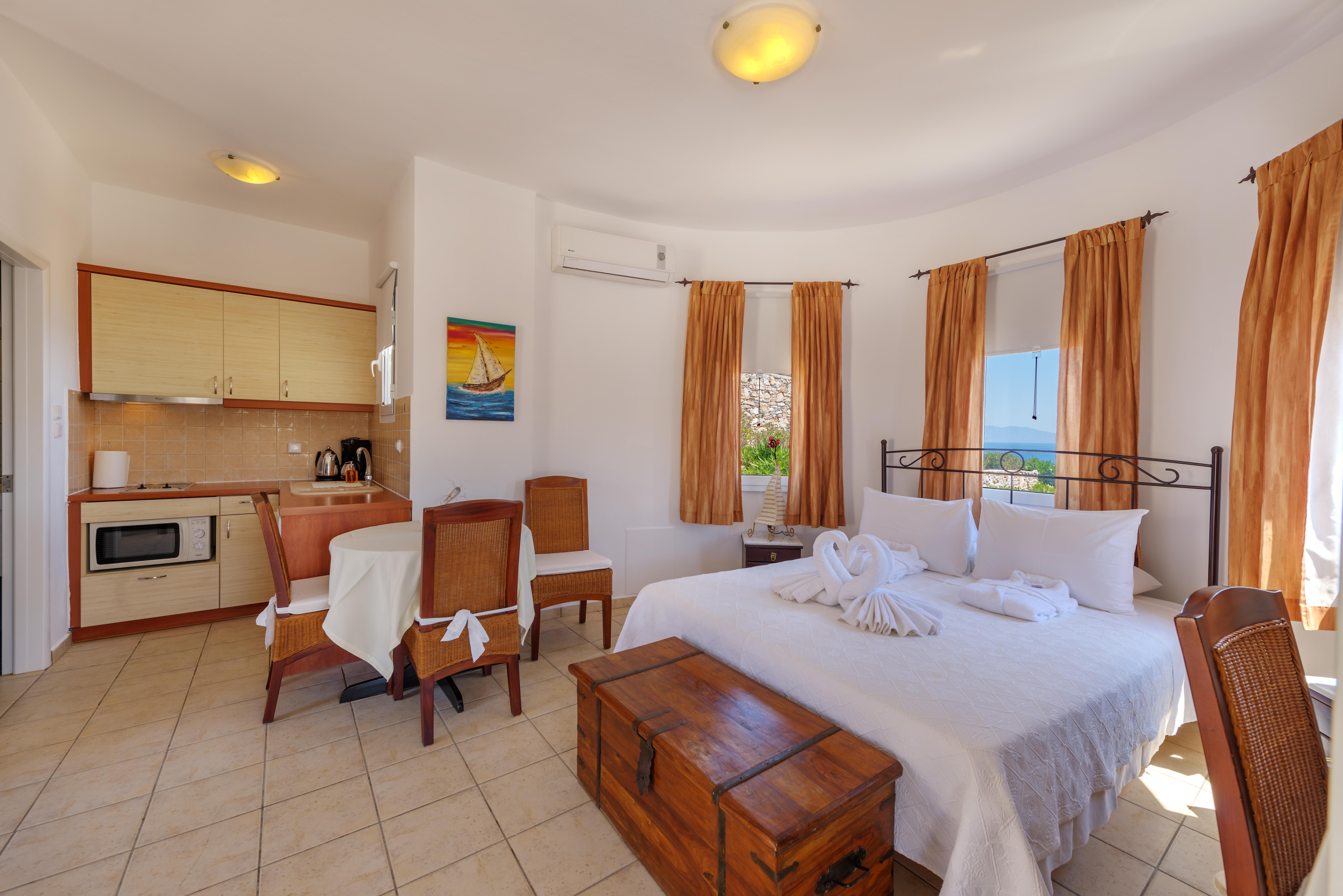 Sunrise Beach Suites Азолимнос Екстериор снимка