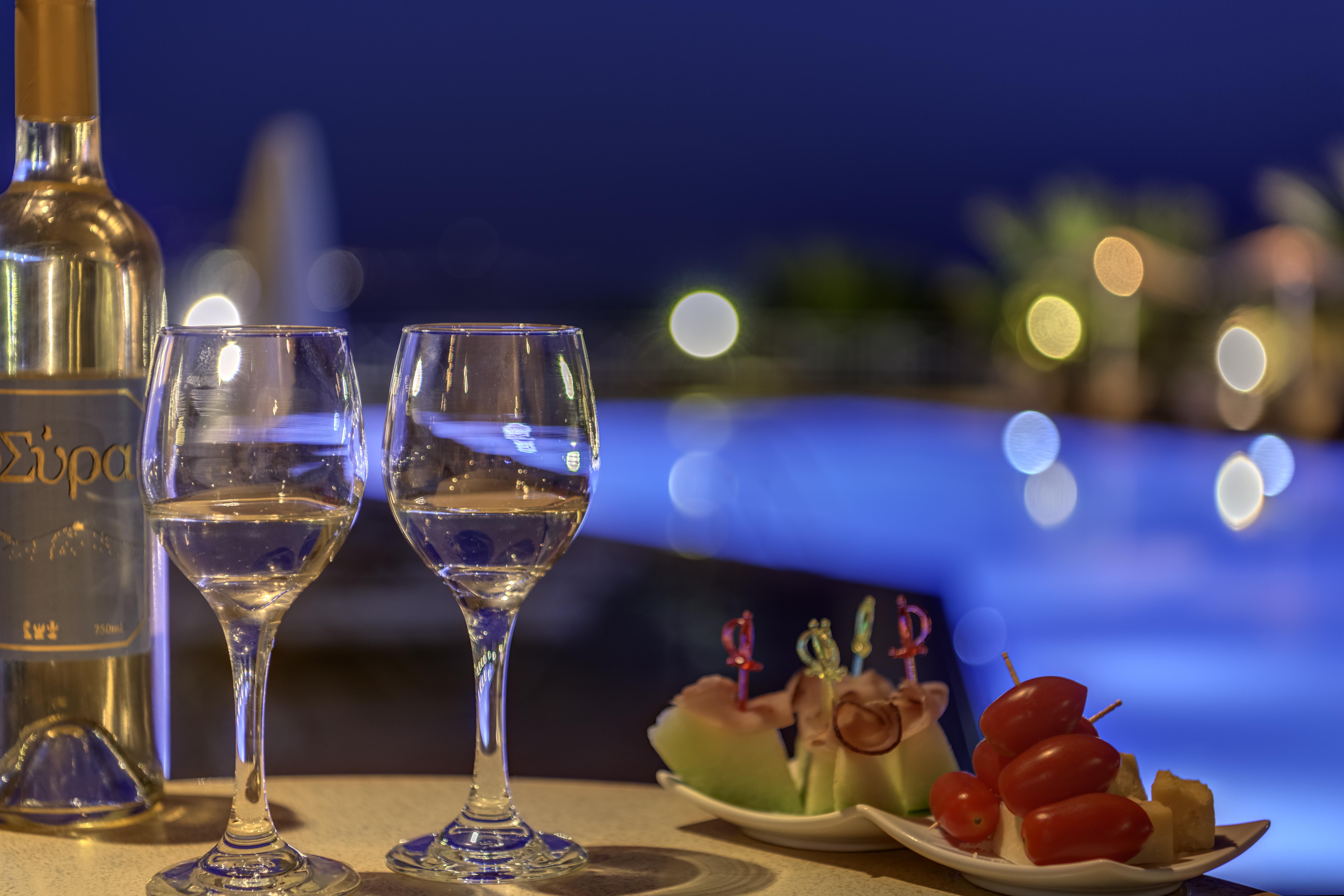 Sunrise Beach Suites Азолимнос Екстериор снимка