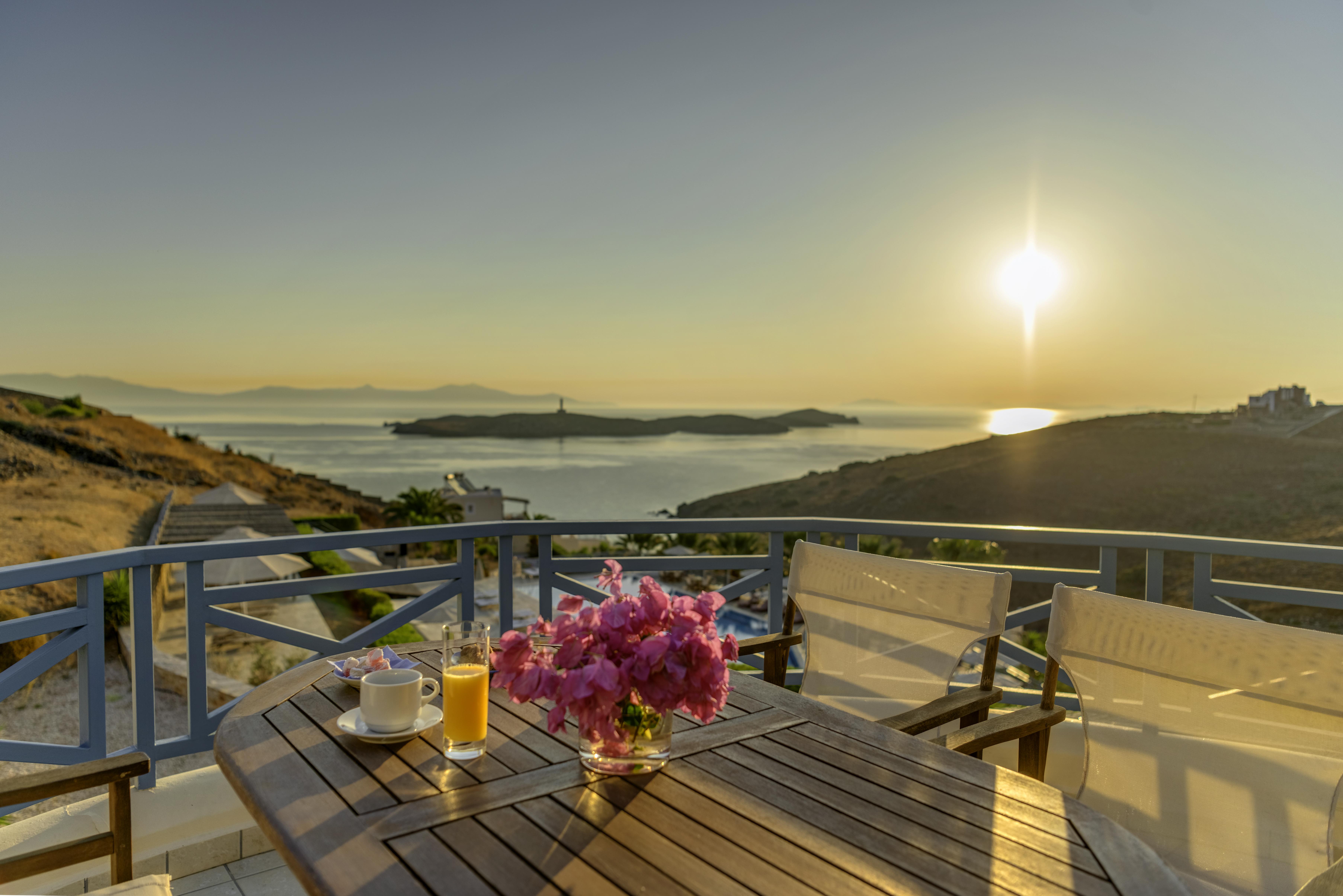 Sunrise Beach Suites Азолимнос Екстериор снимка