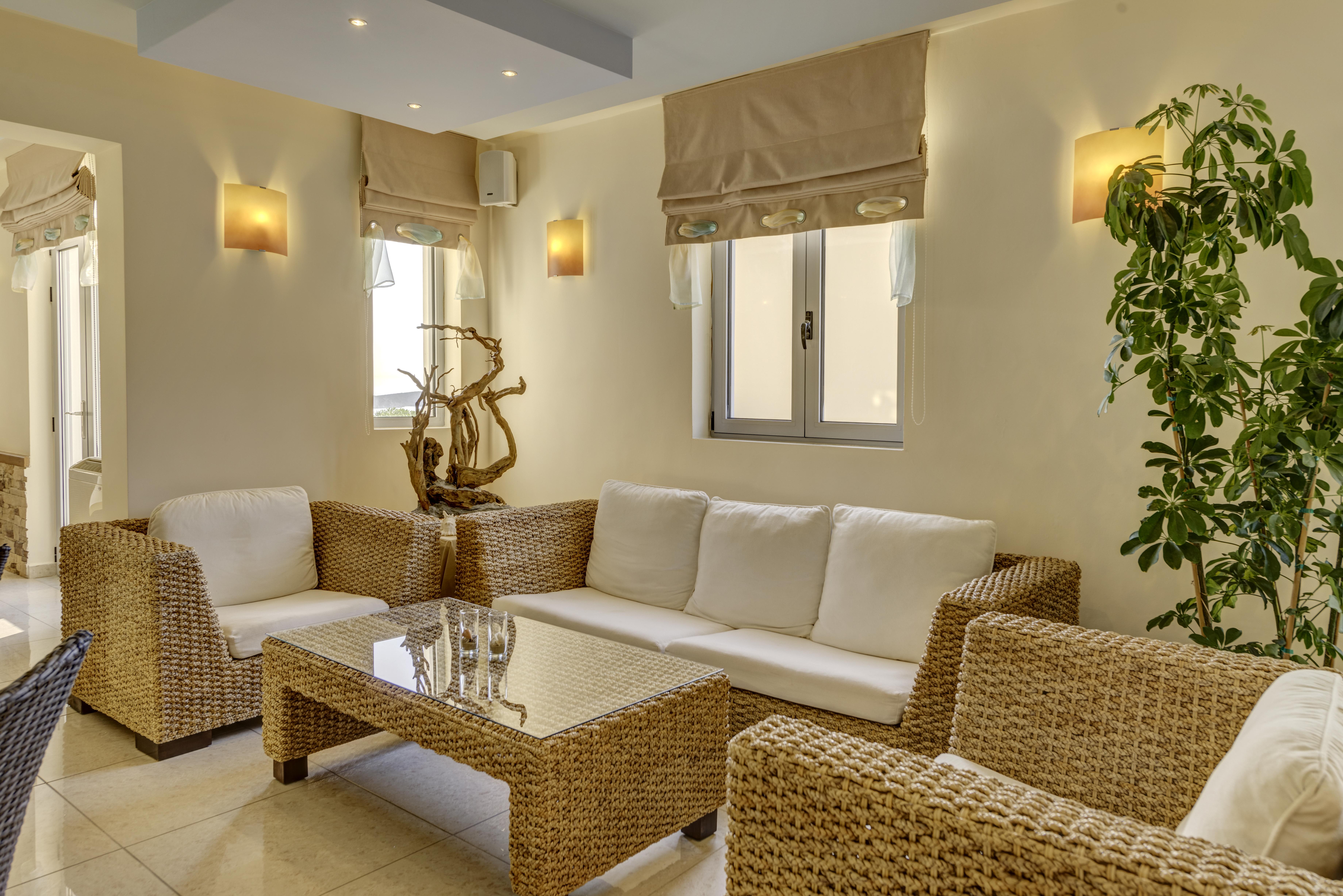 Sunrise Beach Suites Азолимнос Екстериор снимка