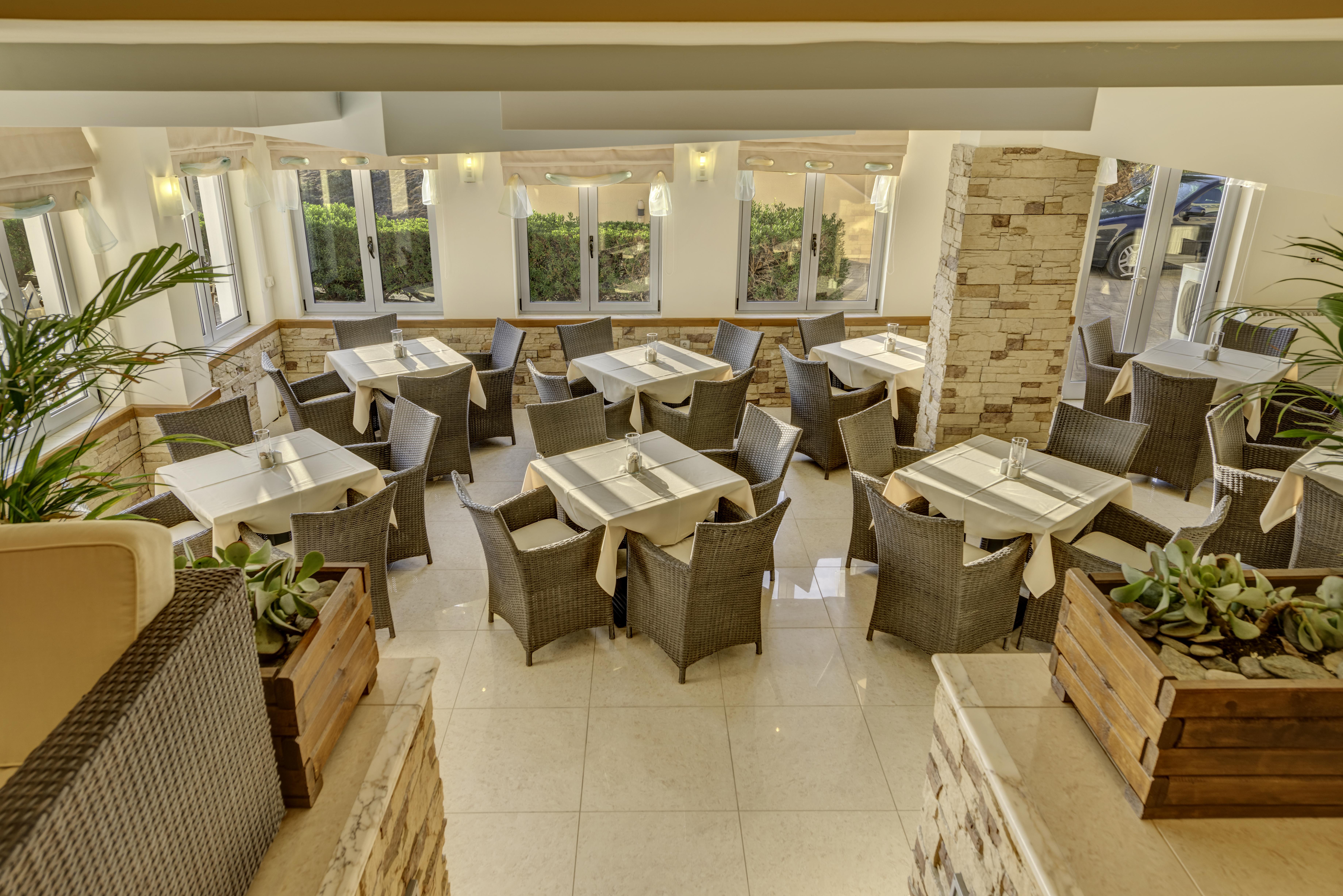 Sunrise Beach Suites Азолимнос Екстериор снимка