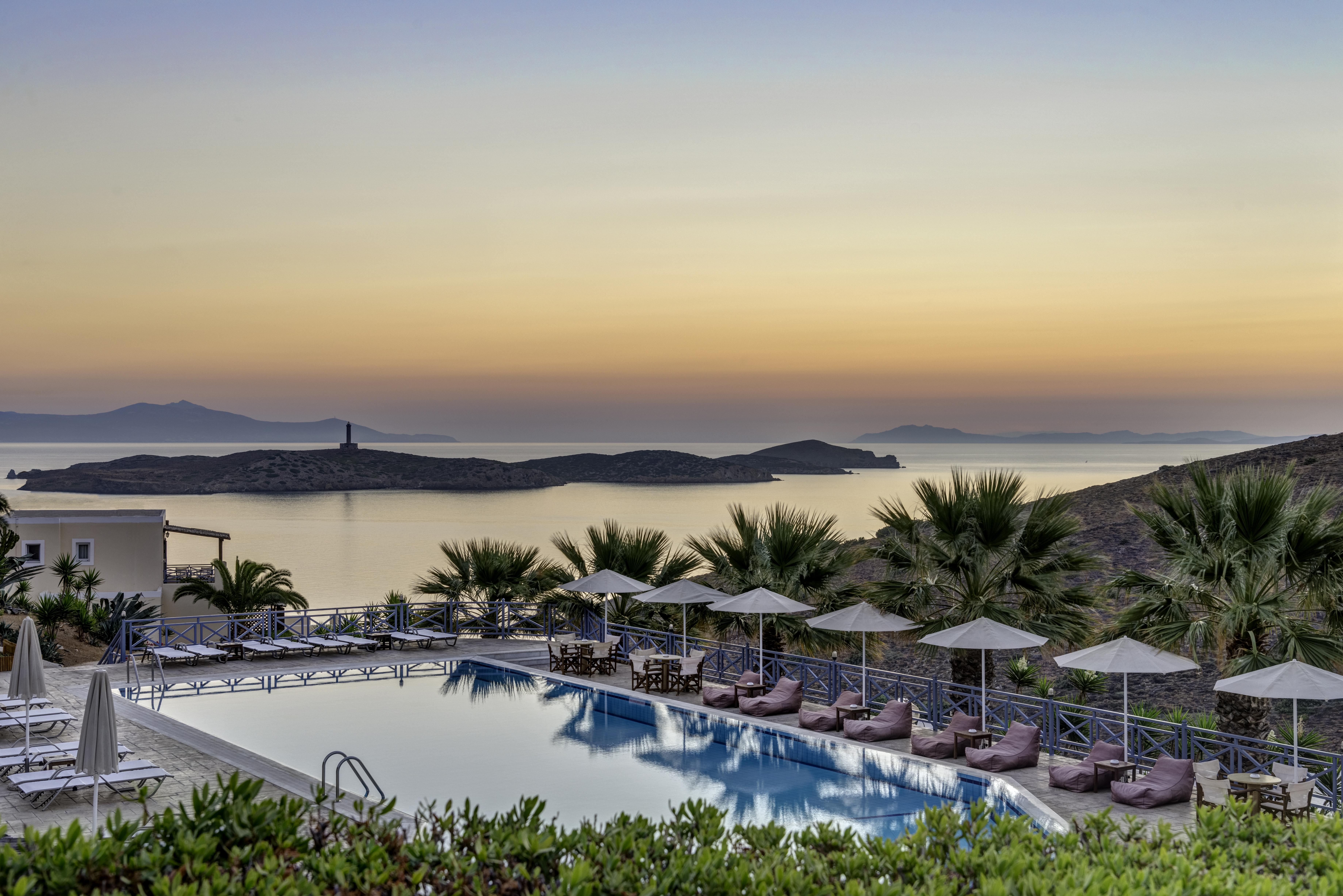 Sunrise Beach Suites Азолимнос Екстериор снимка